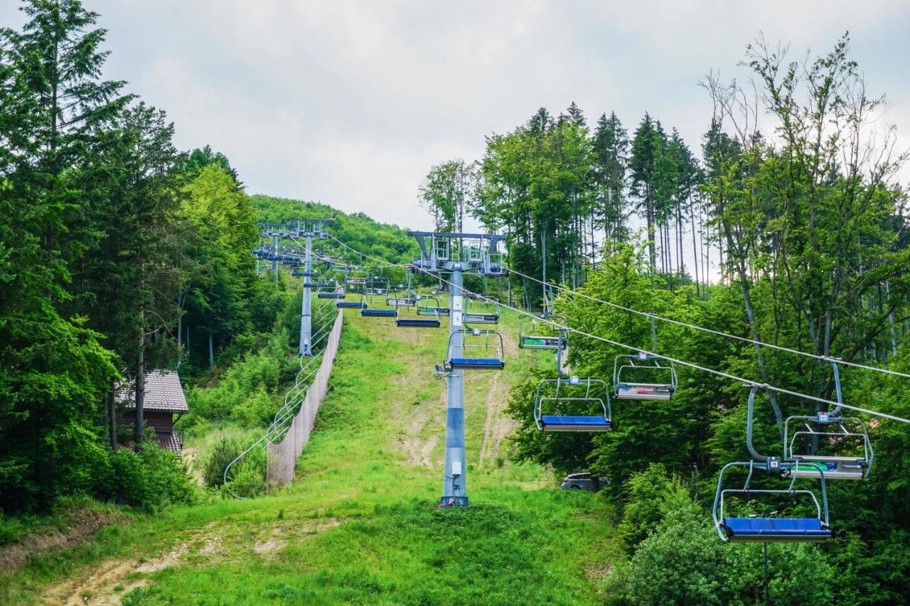 Penzion Deer Valča エクステリア 写真