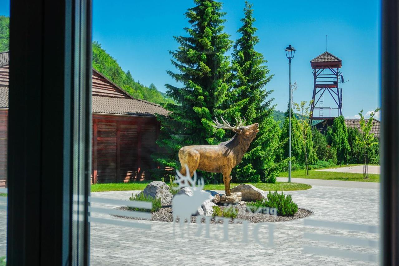 Penzion Deer Valča エクステリア 写真